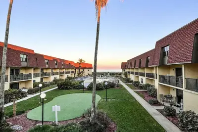 Image de Newly furnished, spacious, family friendly, with stunning views from the balcony