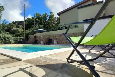 Image de At 13 min from the city you can reach the peace of the villa in the countryside