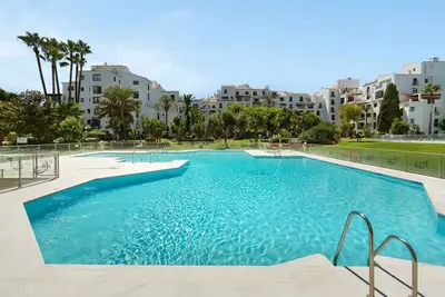 Image de Puerto Banus 2 bedroom with terrace and pool.