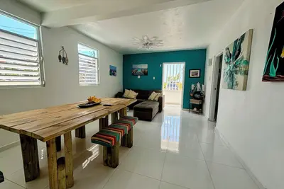 Image de 15-Guest Caribbean Sea Beachfront Experience w A/C WiFi Boardwalk Kids Park Bbq