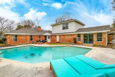 Image de Eclectic Oasis: Pool, Game Room, Near At&T Stadium
