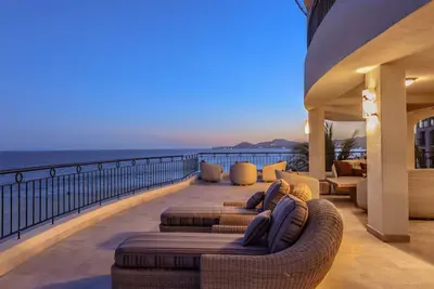 Tortuga Bay 2401: Beachfront Luxury Oceanfront Condo in San Jose.
