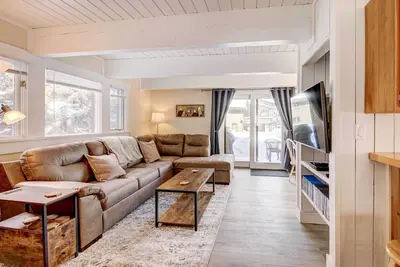Image de Cozy Condo Near Golf, 7 Mi to Big Sky Resort!