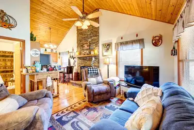 Image de Scenic Marble Cabin w\/ Fire Pit!