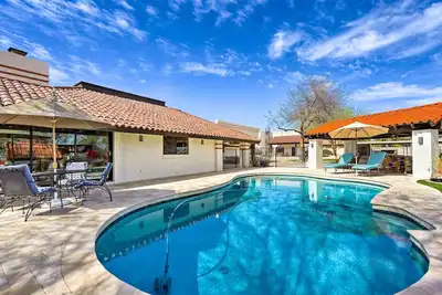 Image de Pool & Putting Green: Pet-Friendly Glendale Home