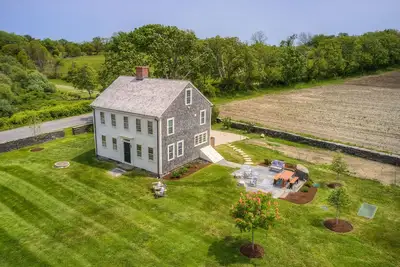 Image de Luxury Coastal Farmhouse Steps from the Beach\nEntire House\nSleeps 6