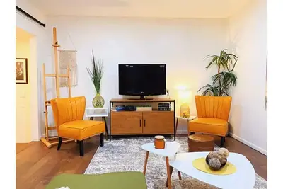 Image de Top Hill Château/Sleeps 5/Downtown/Paycom/Pets
