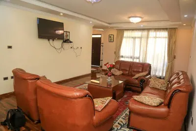Image de Spacious Beautiful Villa Home// Great Value!