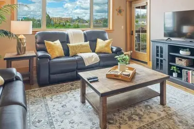 Image de Riverstone Retreat- Walk, Shop, Eat & Play!