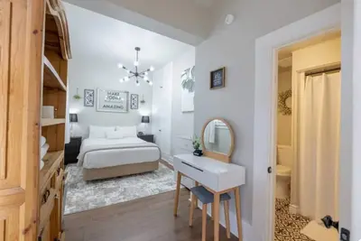Image de The Flat on 5th-walk to dt!