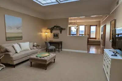 Image de New, Remodeled, Luxury Loft w/Hot Tub & Rooftop Patio