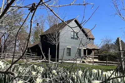 Image de Month to month 4br - Downtown Crozet