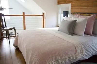 Image de This light, bright cottage is located in St Johns in Portland