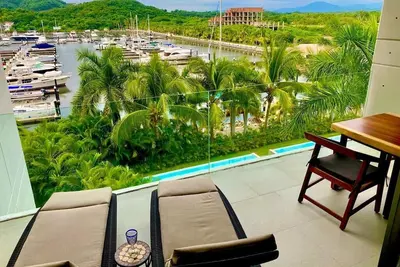 Image de Relax in front of Ixtapa's beautiful Marina.