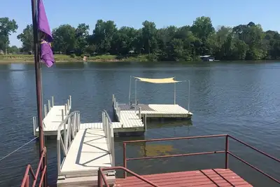 Image de Lake house overlooking Black River Lake -great for boating or fishing