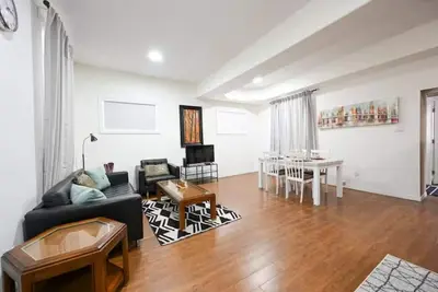 Image de The Rustic: A Comfy 5 bedroom home open to longterm stays