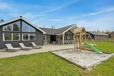 Image de Superbe maison à Glesborg avec sauna