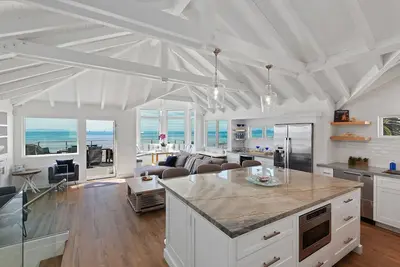 Image de Luxury Sandcastle on the Beach! Sleeps 8 - Walk Everywhere!