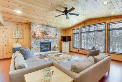 Image de Beautiful Breezy Point Home w/ Beach & Dock!