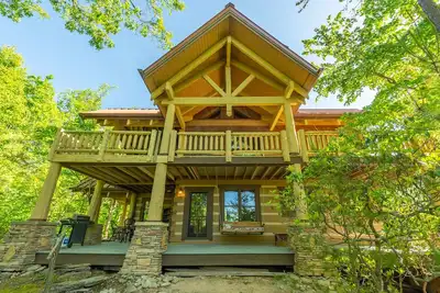 Image de Serenity Cabin | Pet friendly, Hot Tub & Private Dock on Lake George
