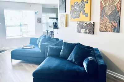 Image de Spacious house with an artsy flair