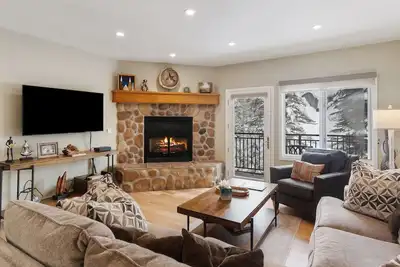 Image de Mountain side, near Thunderhead lift walk-in/ski out, 2 private decks, fireplace