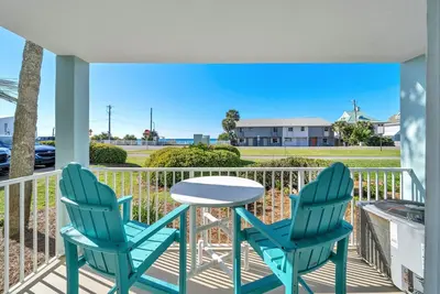 Image de Beach Service Included! 100 Yards To Private Beach! Gulfview I 112