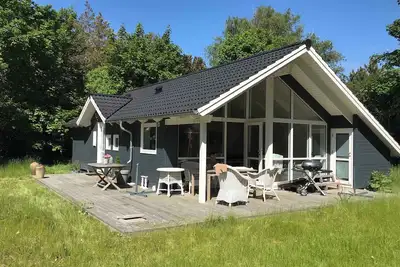 Image de Newer holiday home in green surroundings