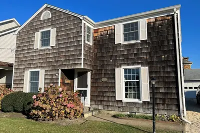 Image de Bay Head Colonial - around the corner from the beach!