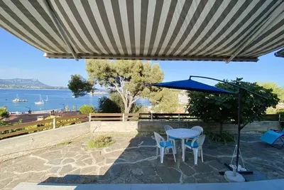Image de Location pleine vue mer, Ă 300 m de la plage et du port, Wifi, barbecue. . .