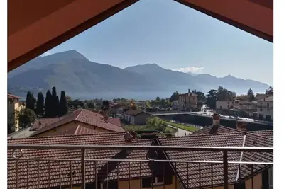 Image de Apartment with terrace overlooking Lake 300 Meters from the beach!