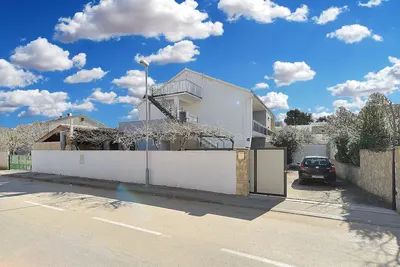 Image de Apartment 2221/66970 (Istria - Medulin), 900m from the beach