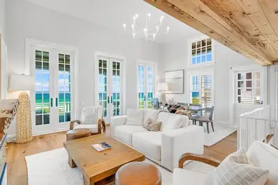 Image de Atwoods Cottage & Carriage House - Gulf Front, Fully Renovated in 2024, Bikes