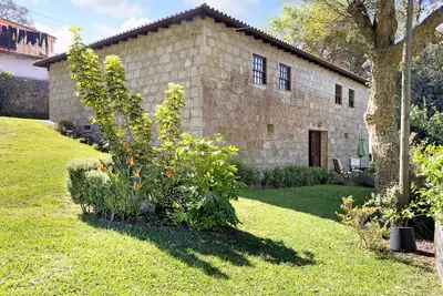 Image de Maison de vacances 'Do Sobreiro' avec vue sur les montagnes, piscine privée et Wi-Fi