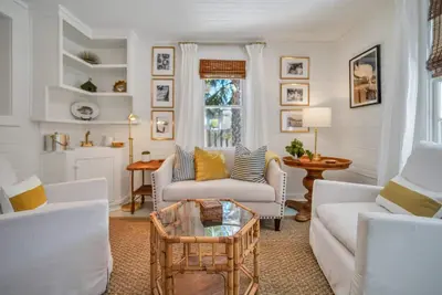 Image de Pet Friendly Cottage In Thunderbolt w\/ Parking + Large Yard by Lucky Savannah