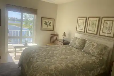 Image de Very comfortable condo w/golf course and beach club access. <br>Monthly rentals.