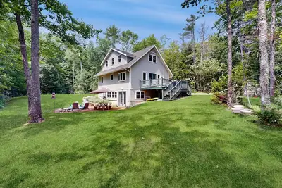 Image de Sunny, lakefront home on South Pond with private dock, great deck & firepit