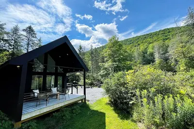 Image de New Modern Catskills Mountain Cabin Getaway