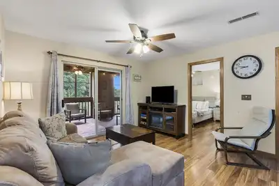 4br, 2 Condos, 2 Decks, 2 Kitchens, B26