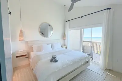 Image de Upscale Beachfront Retreat on Lgi: Stunning Gulf Views + Pool + Ferry Access!