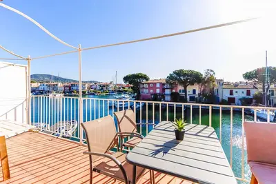 Image de Appartement 2/3 pièces rénové à Port Grimaud - mezzanine et climatisation