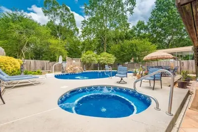 Image de Private Knoxville Oasis