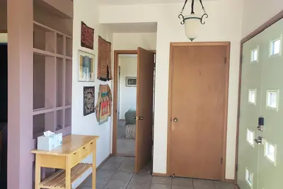 Image de Near-net-zero home with views, lake, pickleball & basketball courts, playground