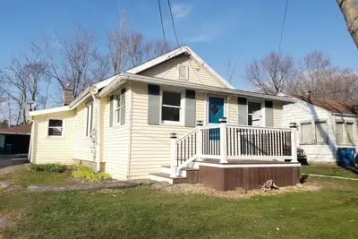 Image de Angola Cottage with Private Beach Access!