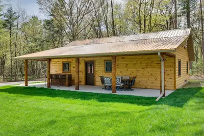 Image de 1/2 Mi to Lake Arbutus: Cabin w/ Atv Trail Access