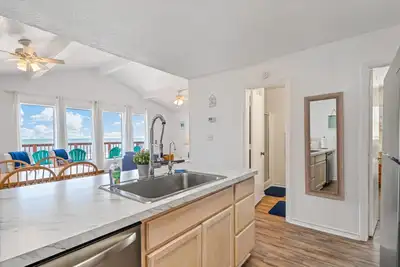 Image de Oceanfront 2br Cottage w\/ Sunsets Views, Comfy and Pet\/Family Friendly