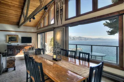 Image de Gorgeous Lakefront Condo! (Lt27)