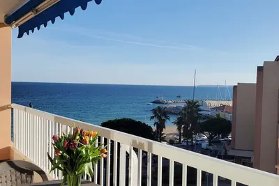 Fréjus-Plage, Vue mer, T2, 38m2, 4 personnes, refait à neuf, clim, magnifique
