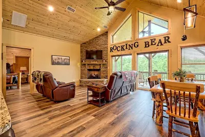 Image de Stunning Views, Hot Tub, Pool Table & so much more!