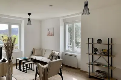 Image de Gîte avec vue sur le Doubs, à proximité des sentiers de randonnées